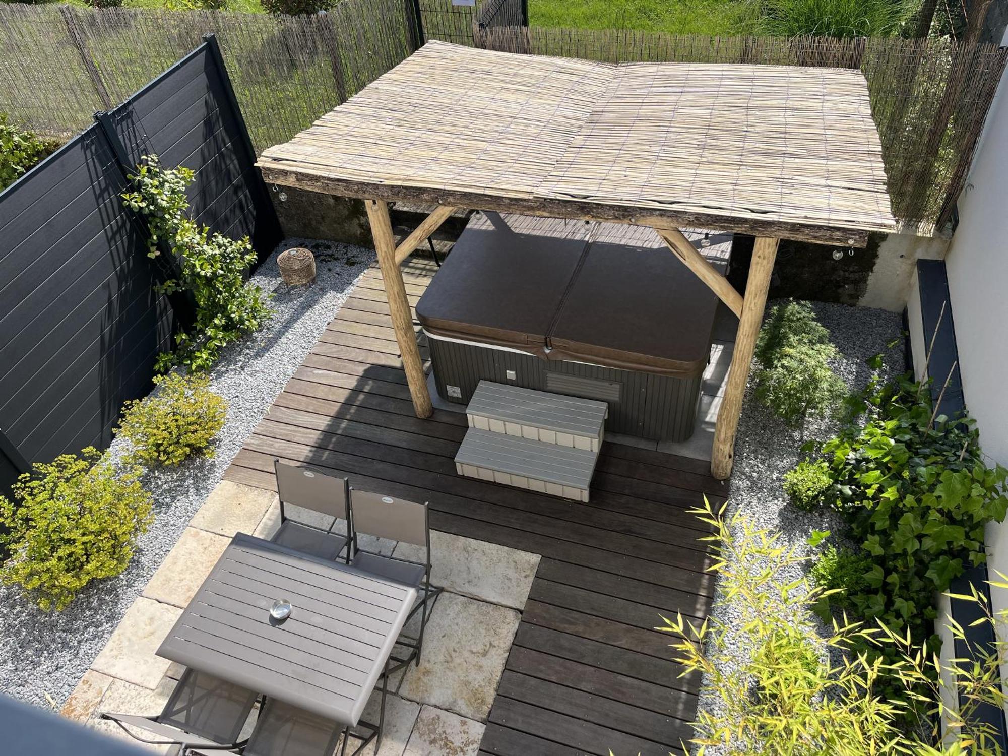 Sejour Detente - Appart'Hotel N 1 Avec Jaccuzi, Piscine Et Petit-Dejeuner Chouzelot Exteriér fotografie