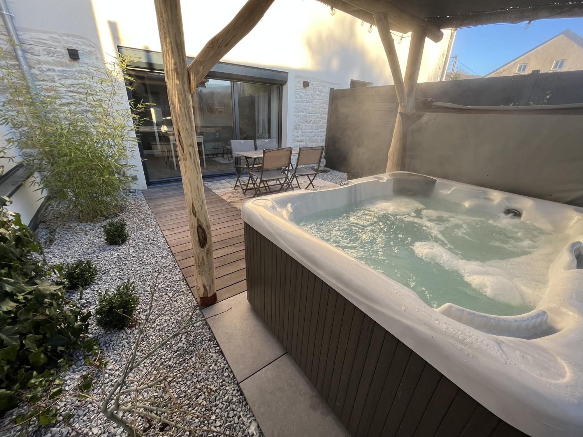 Sejour Detente - Appart'Hotel N 1 Avec Jaccuzi, Piscine Et Petit-Dejeuner Chouzelot Exteriér fotografie